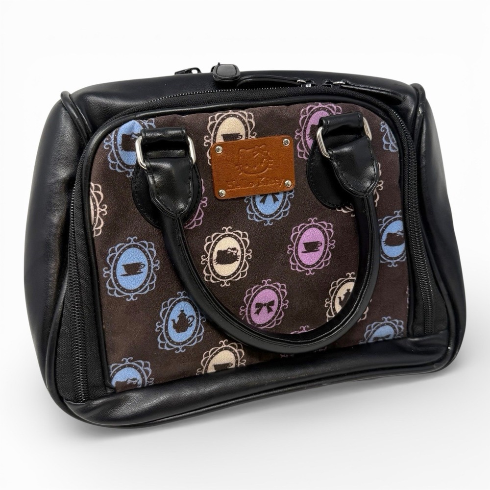 2007 Hello Kitty Cosmetic Travel Purse Sanrio Tea Party‎ Graphic Black Purple